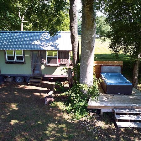 Creekwalk Inn Bed And Breakfast With Cabins Cosby Bagian luar foto