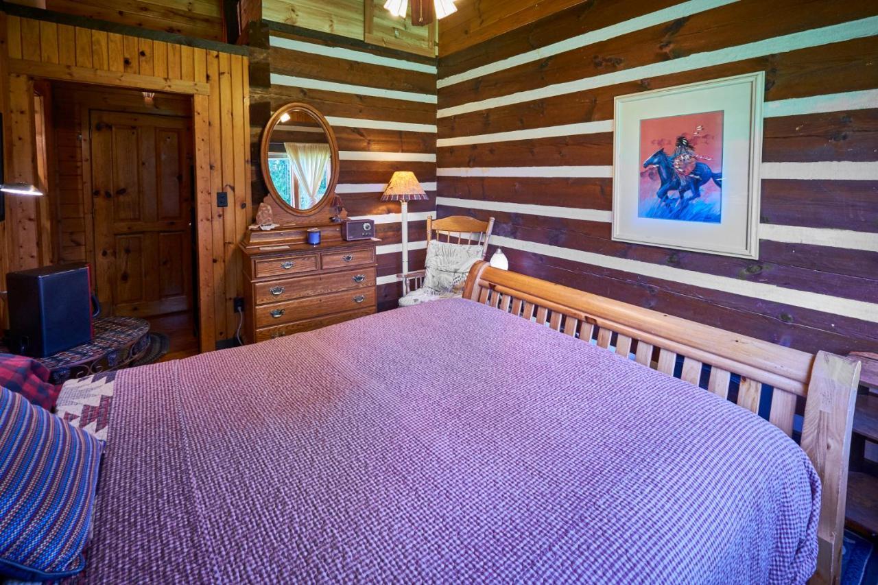 Creekwalk Inn Bed And Breakfast With Cabins Cosby Bagian luar foto