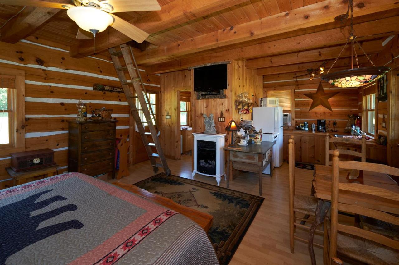 Creekwalk Inn Bed And Breakfast With Cabins Cosby Bagian luar foto