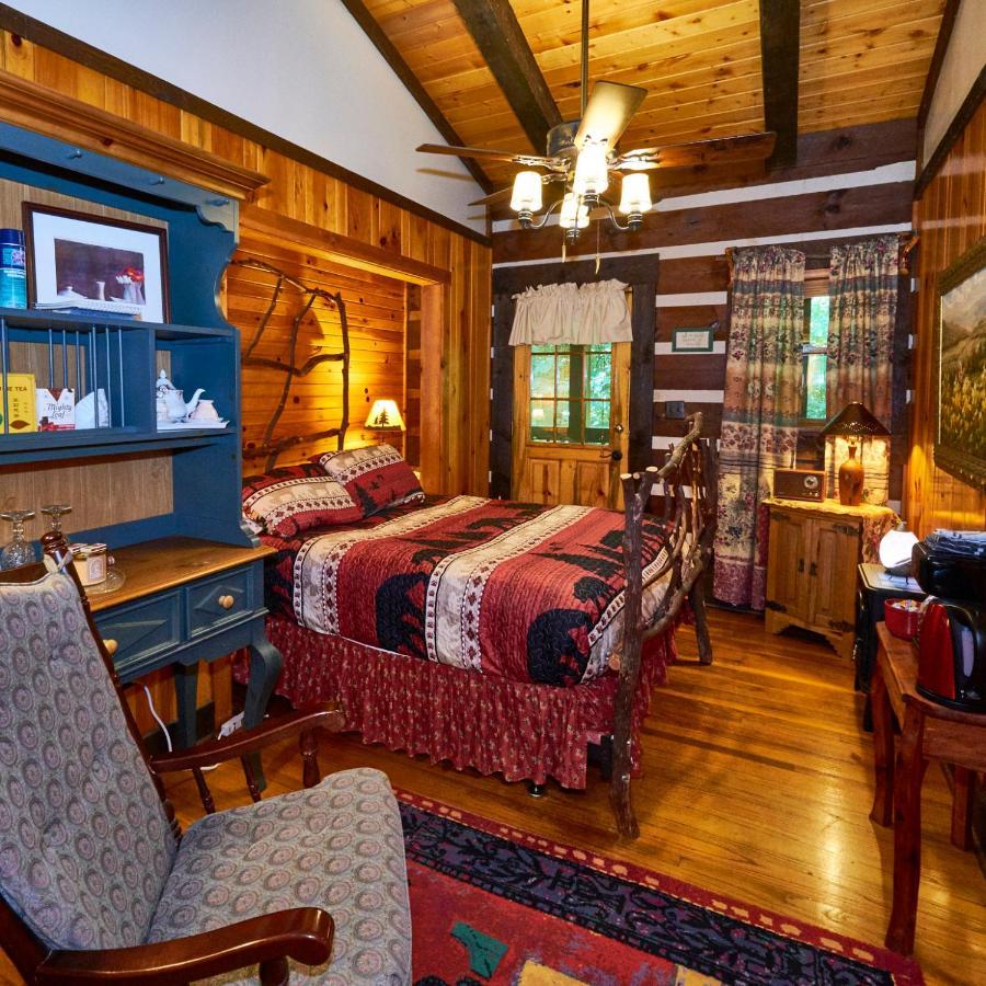 Creekwalk Inn Bed And Breakfast With Cabins Cosby Bagian luar foto