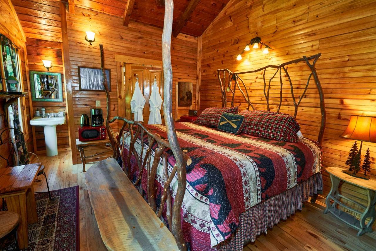 Creekwalk Inn Bed And Breakfast With Cabins Cosby Bagian luar foto
