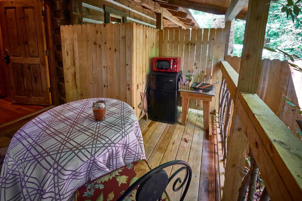 Creekwalk Inn Bed And Breakfast With Cabins Cosby Bagian luar foto