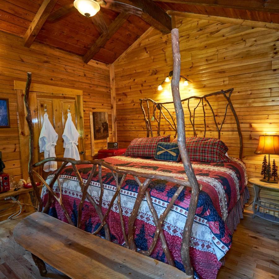 Creekwalk Inn Bed And Breakfast With Cabins Cosby Bagian luar foto