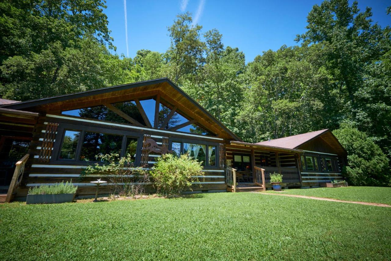 Creekwalk Inn Bed And Breakfast With Cabins Cosby Bagian luar foto