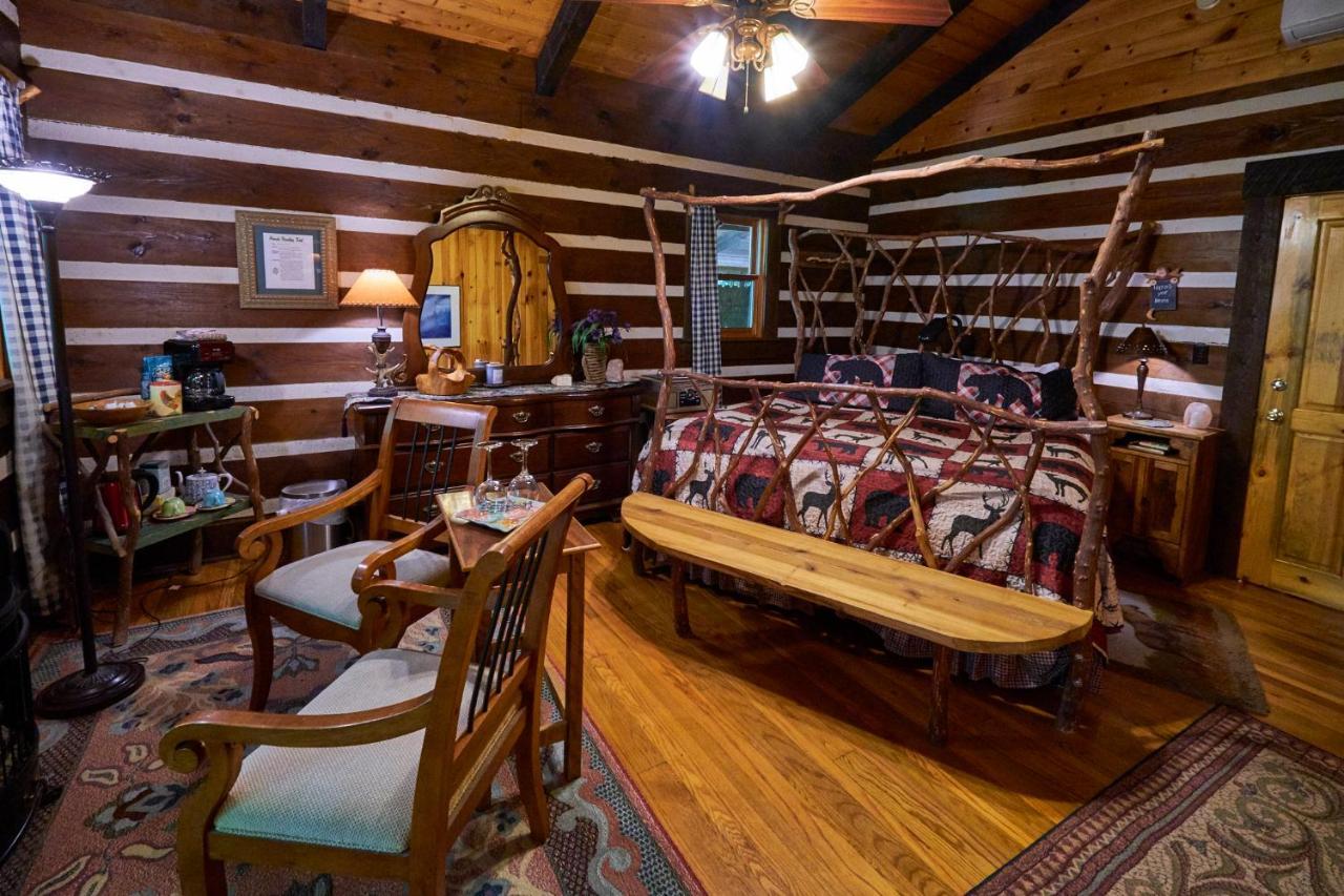 Creekwalk Inn Bed And Breakfast With Cabins Cosby Bagian luar foto