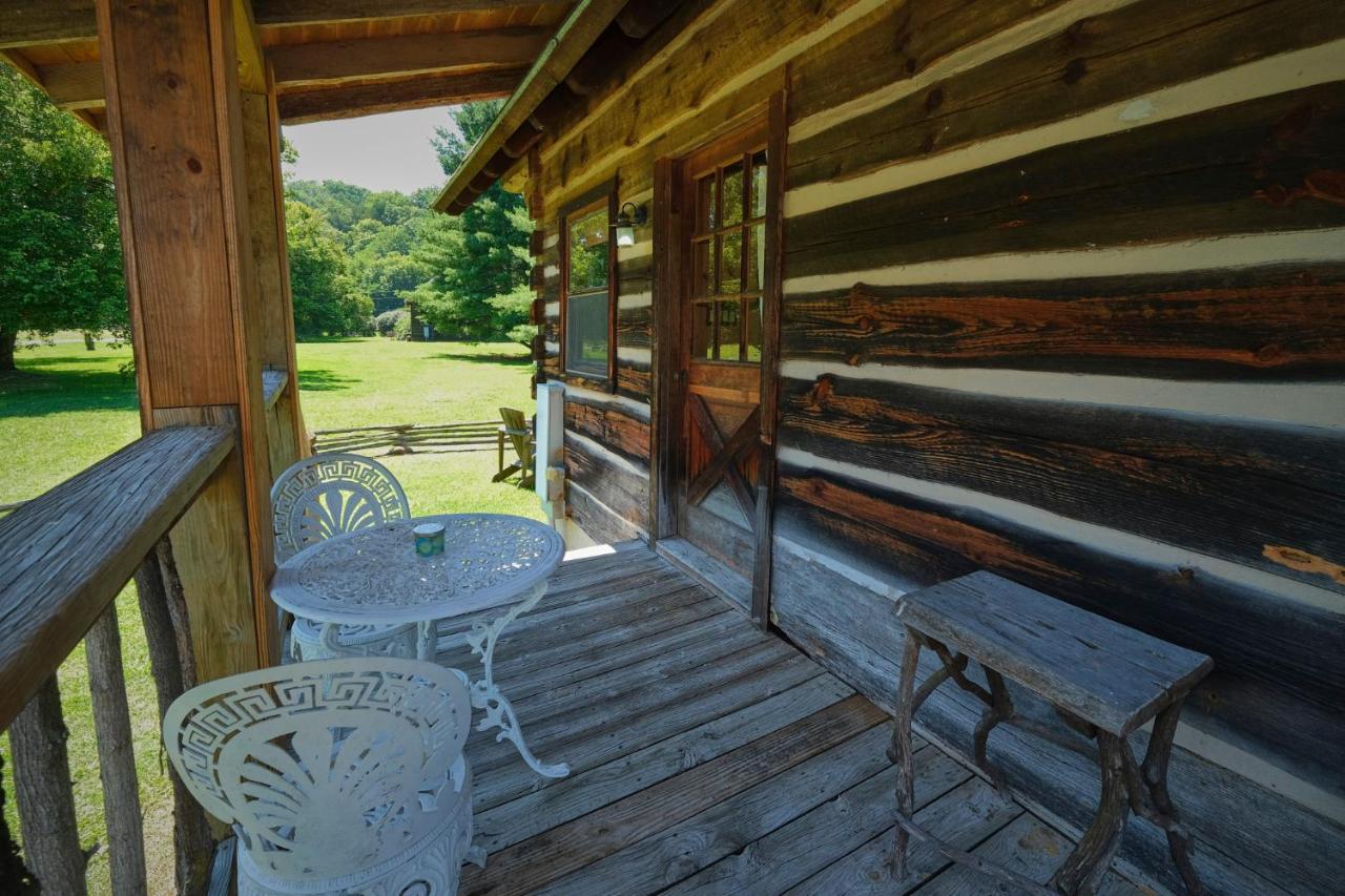 Creekwalk Inn Bed And Breakfast With Cabins Cosby Bagian luar foto