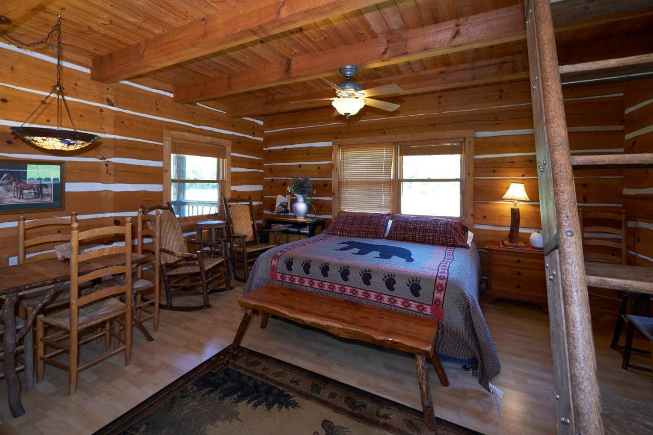 Creekwalk Inn Bed And Breakfast With Cabins Cosby Bagian luar foto