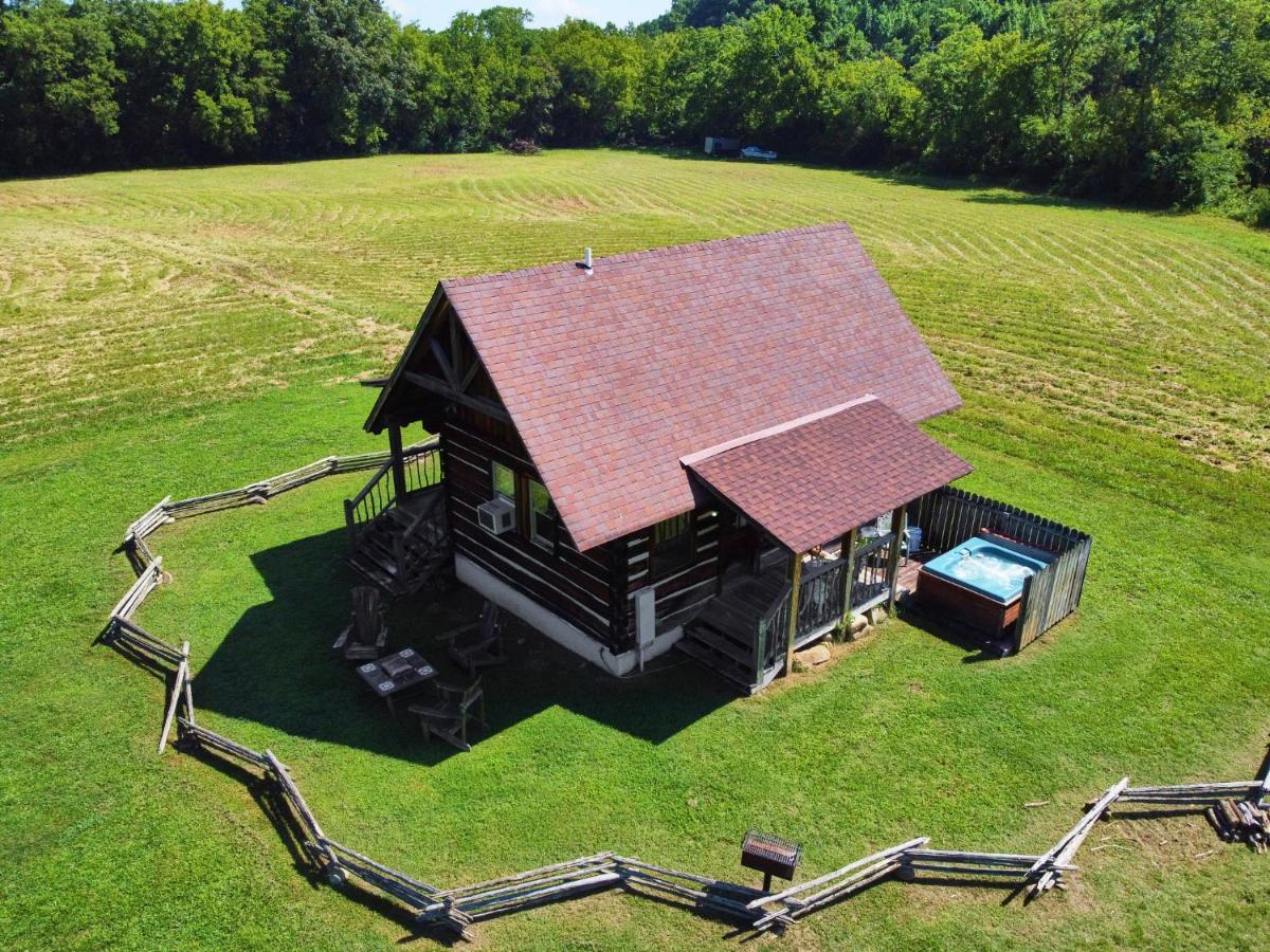 Creekwalk Inn Bed And Breakfast With Cabins Cosby Bagian luar foto