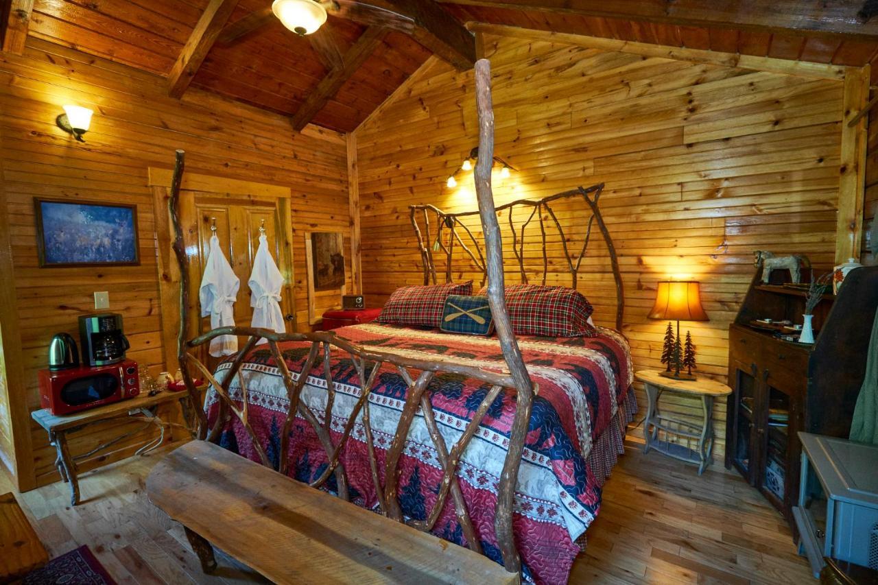 Creekwalk Inn Bed And Breakfast With Cabins Cosby Bagian luar foto