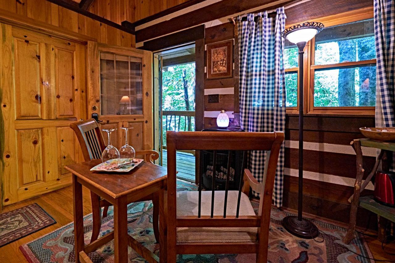 Creekwalk Inn Bed And Breakfast With Cabins Cosby Bagian luar foto