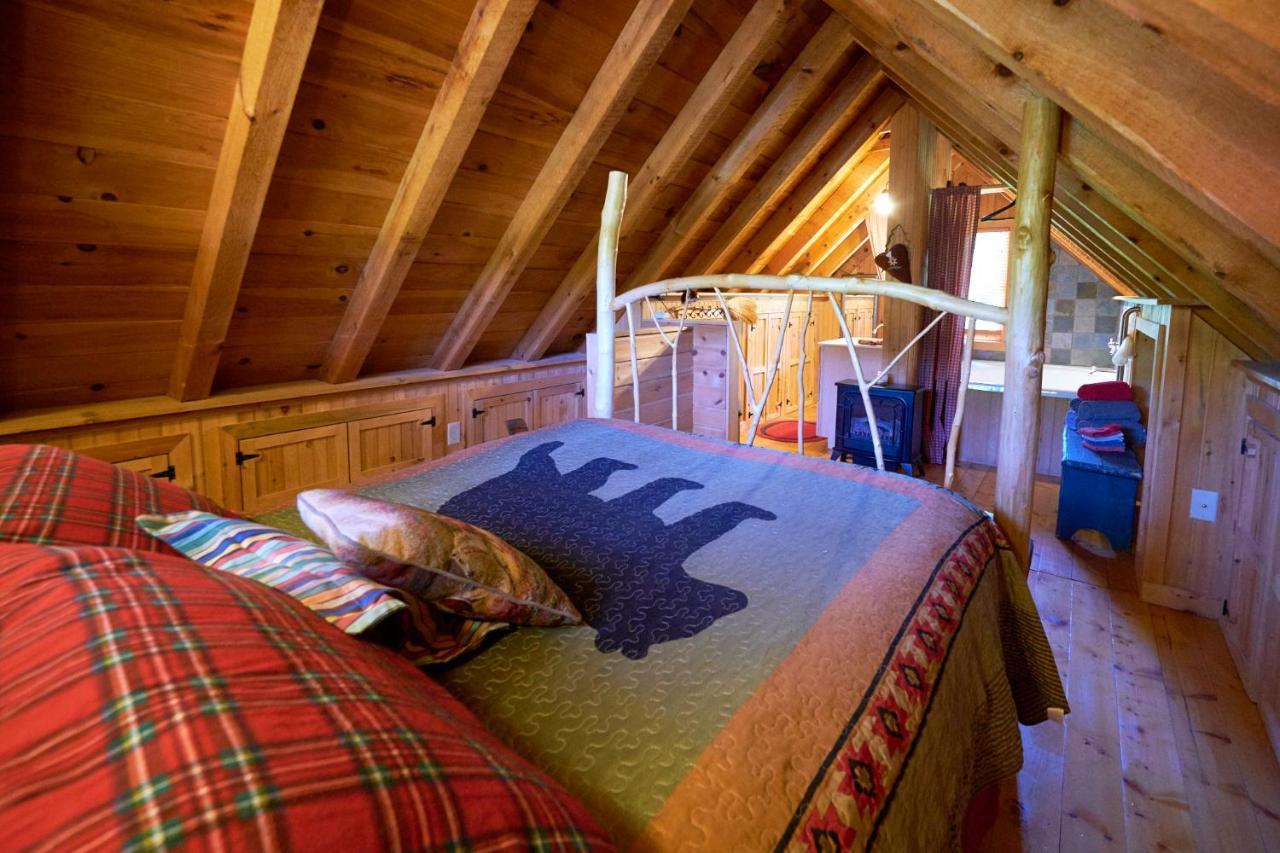 Creekwalk Inn Bed And Breakfast With Cabins Cosby Bagian luar foto