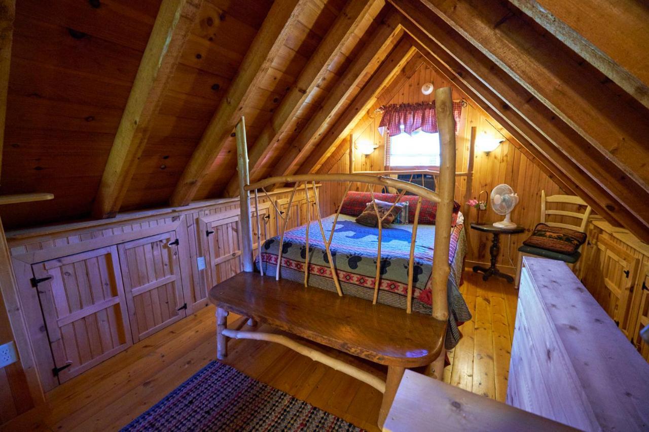 Creekwalk Inn Bed And Breakfast With Cabins Cosby Bagian luar foto