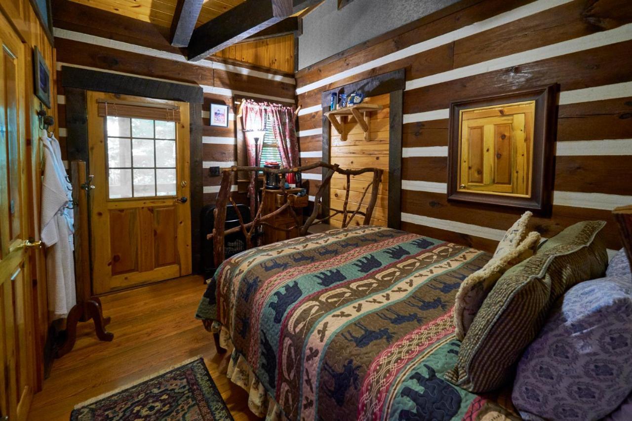 Creekwalk Inn Bed And Breakfast With Cabins Cosby Bagian luar foto