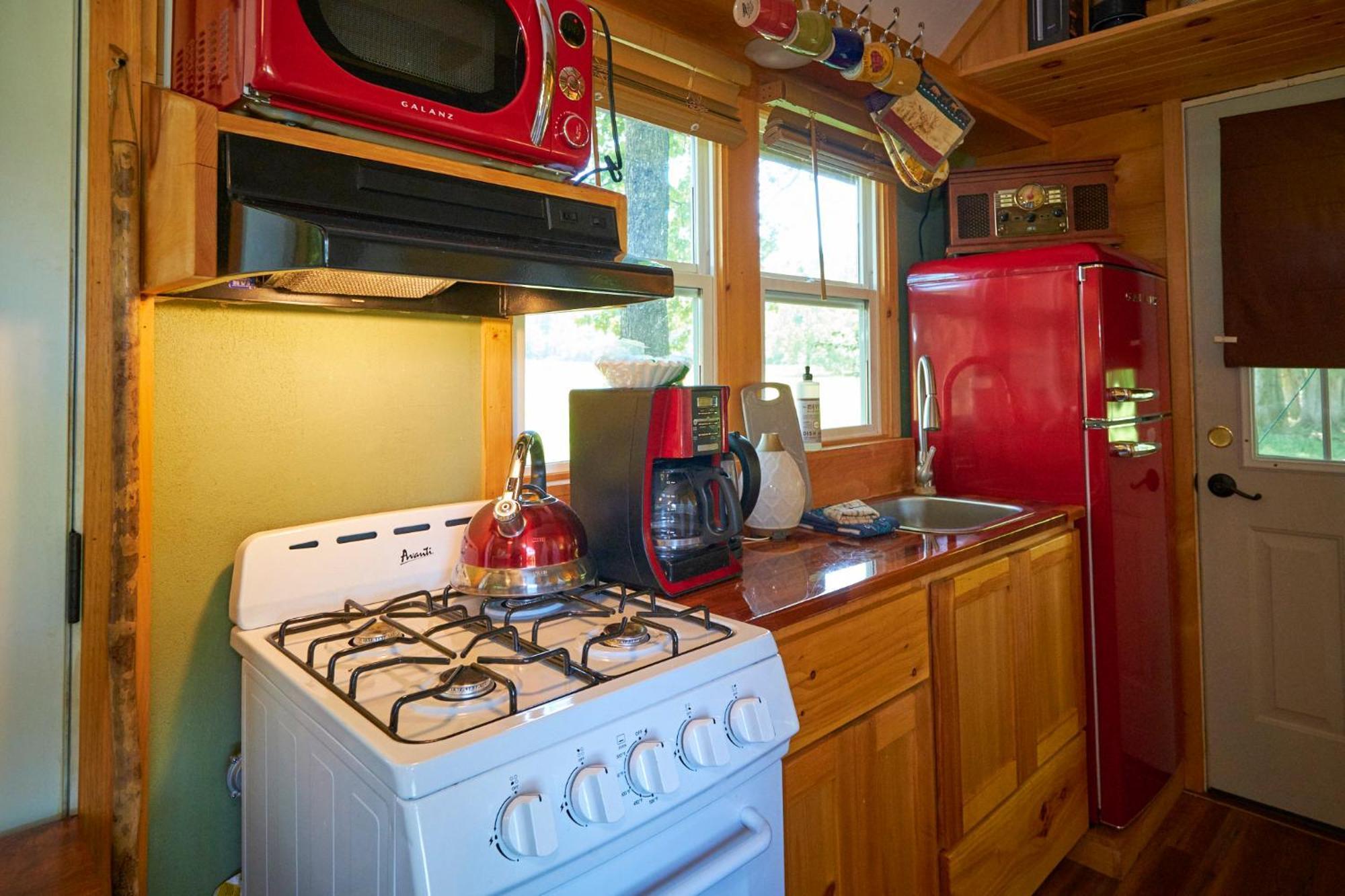 Creekwalk Inn Bed And Breakfast With Cabins Cosby Bagian luar foto
