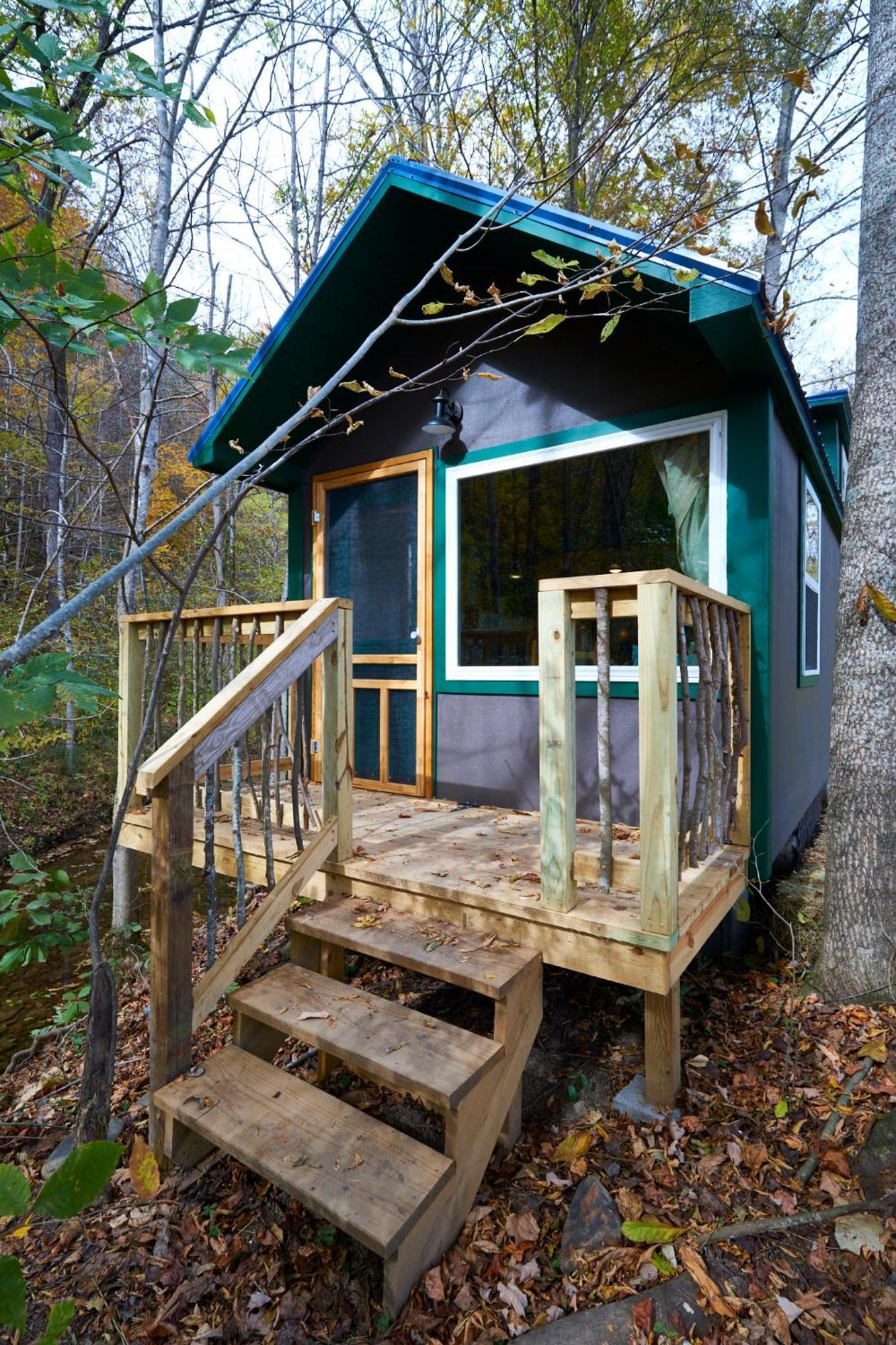 Creekwalk Inn Bed And Breakfast With Cabins Cosby Bagian luar foto