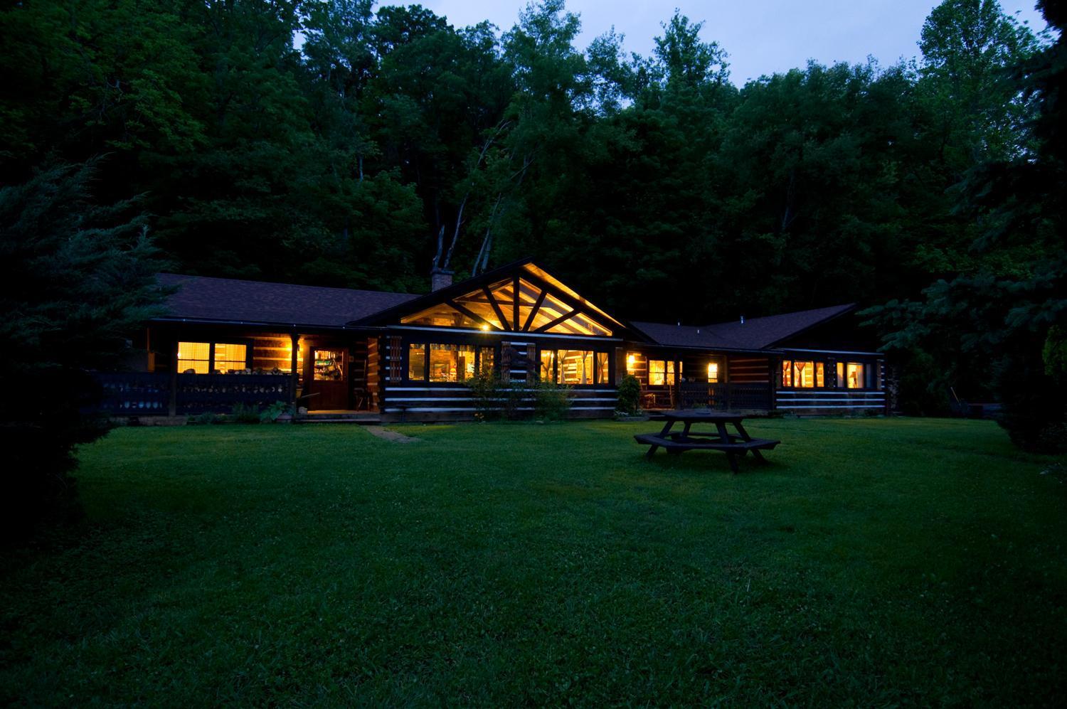 Creekwalk Inn Bed And Breakfast With Cabins Cosby Bagian luar foto